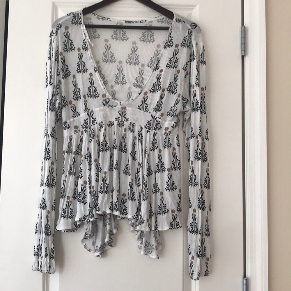 Free people floral flowy top- size S